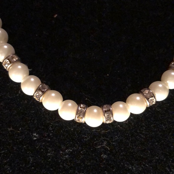 Pearl Necklace W/silver &Cubic accents & Pearl Pin - Picture 5 of 7